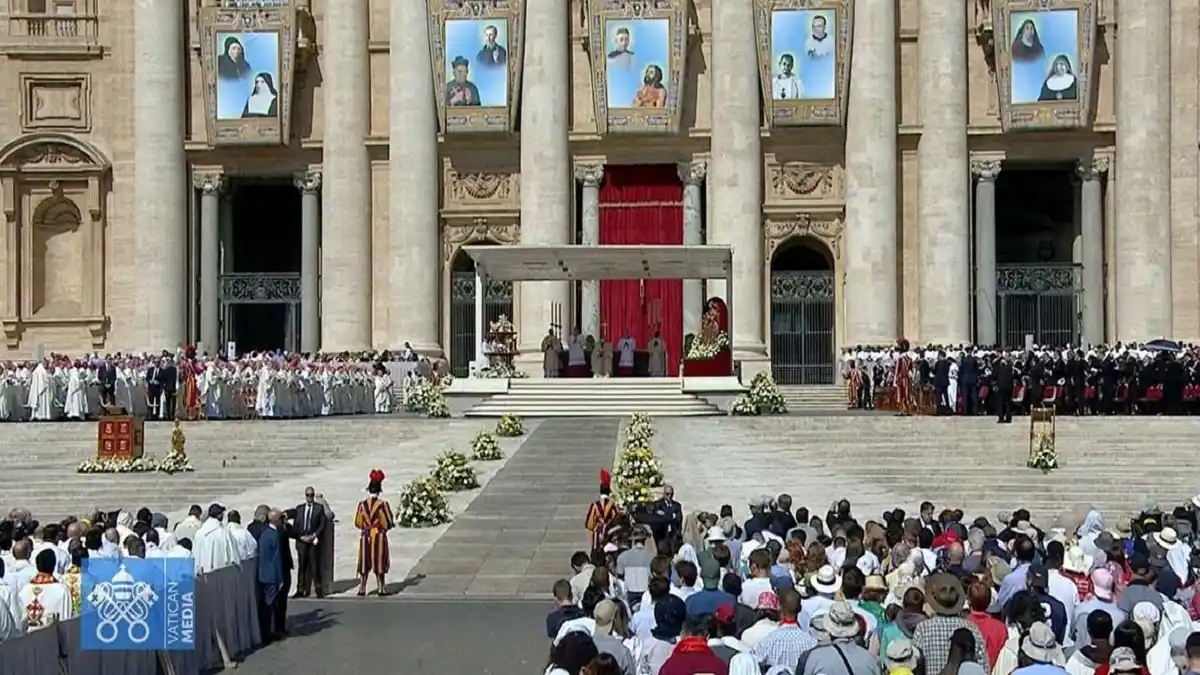 CANONIZACIÓN: el camino a los altares está lleno de  BUROCRACIA  donde el papa tiene la última palabra