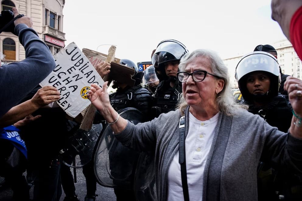 Nueva movilización de los jubilados en el Congreso: hubo incidentes y dos detenidos