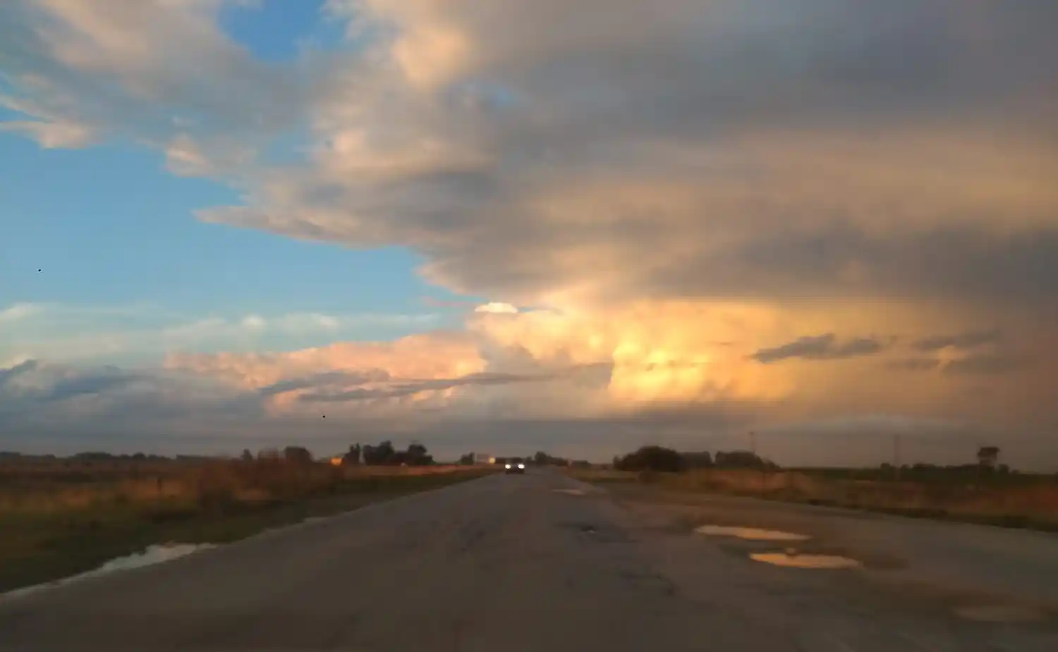 La Ruta 30 está detonada por el tránsito de camiones y piden su reparación