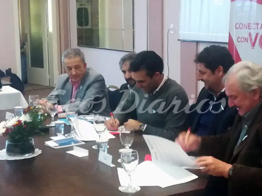 López firmó un convenio de mejora de los servicios sanitarios