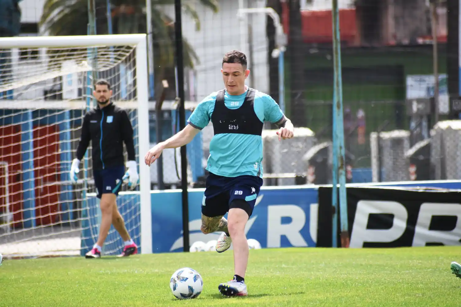 Racing visita a Defensa y Justicia