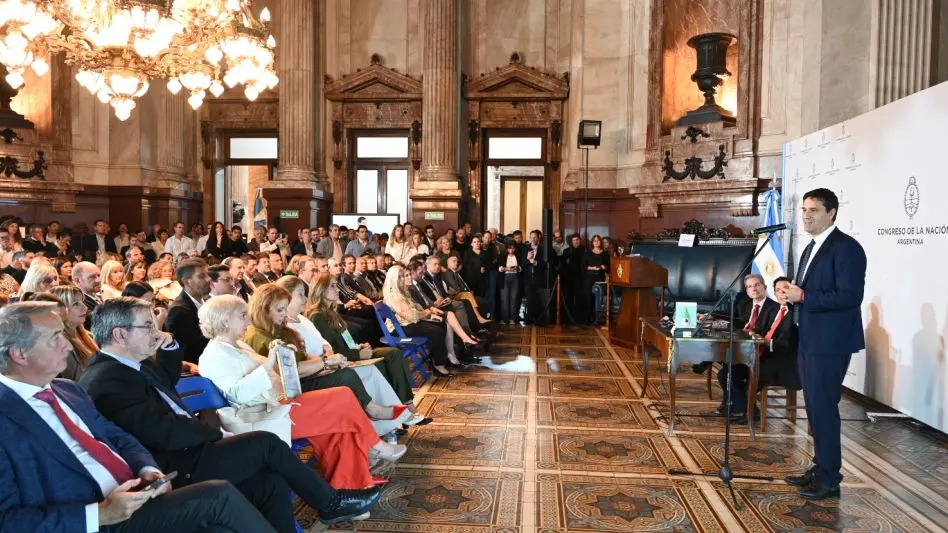 Maximiliano Abad fue distinguido como Mejor Senador Nacional 2025