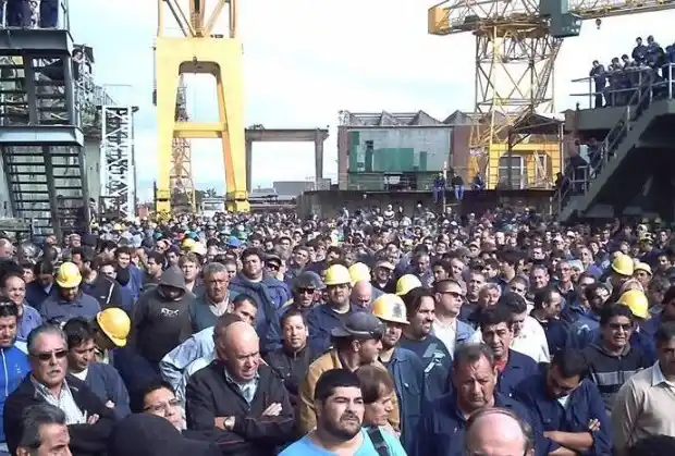 Trabajadores de Astillero Río Santiago protestan contra Vidal en La Plata