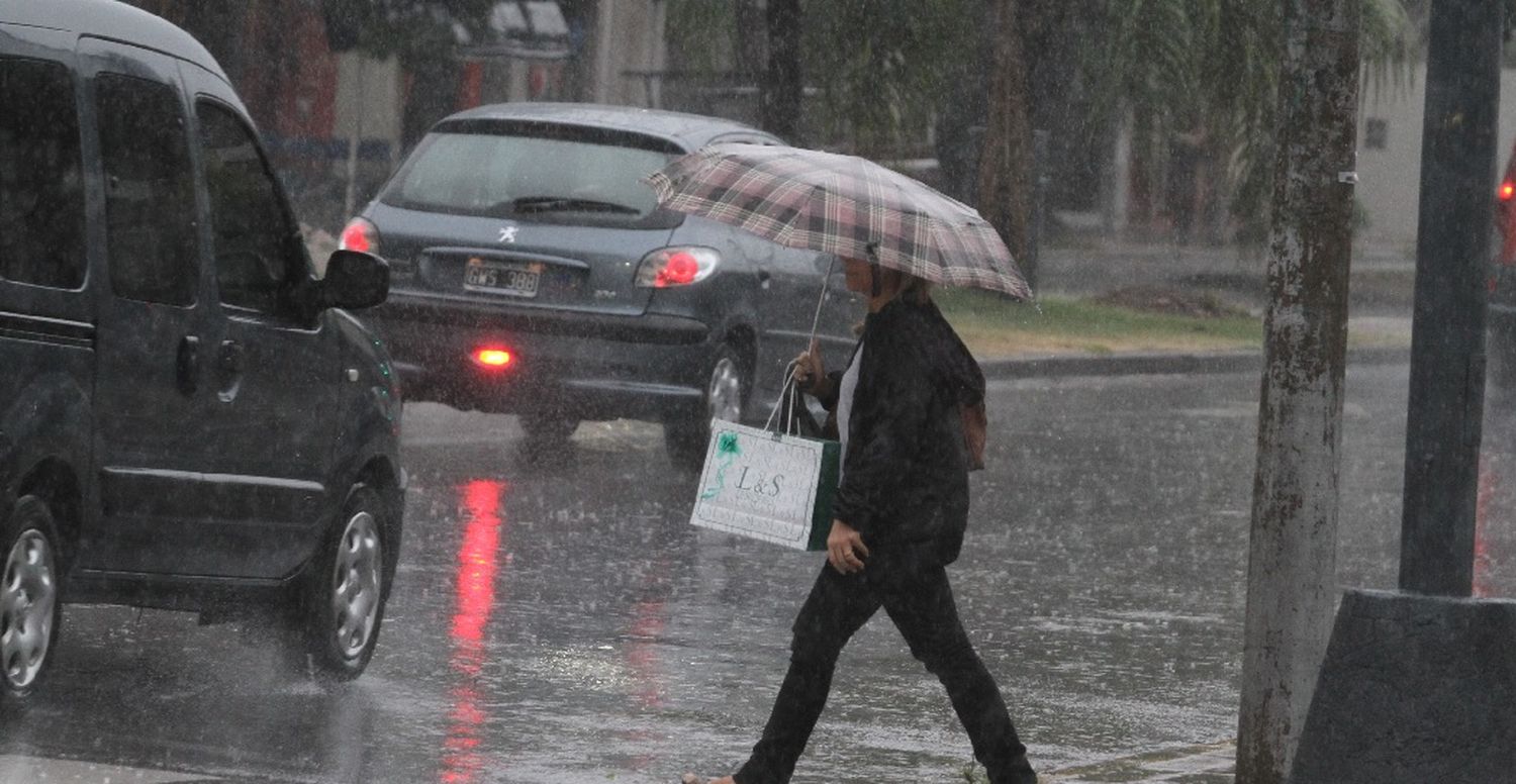 Lluvia y humedad para este jueves