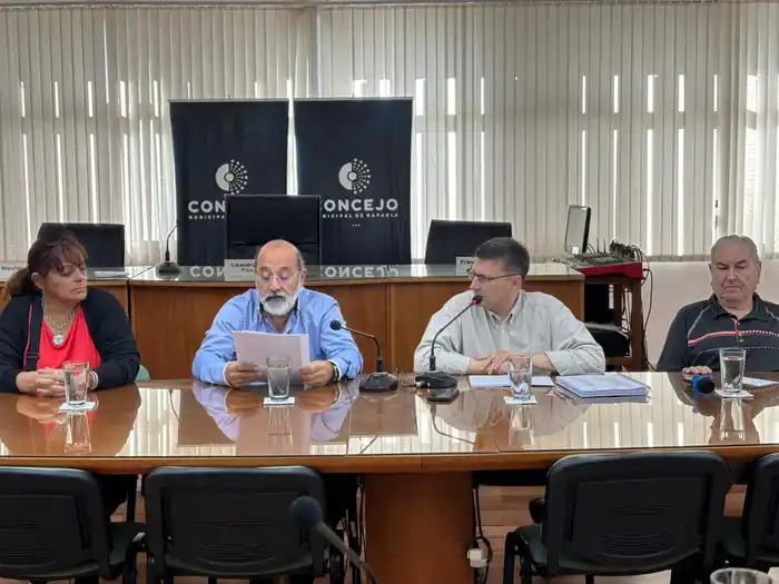 Concejales y representantes vecinales analizaron el Presupuesto 2026 en el recinto legislativo - 3