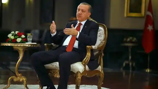 Turquía entra en estado de emergencia