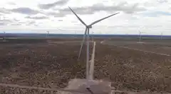 Así transportan las aspas de los aerogeneradores hacia el Parque Eólico La Elbita