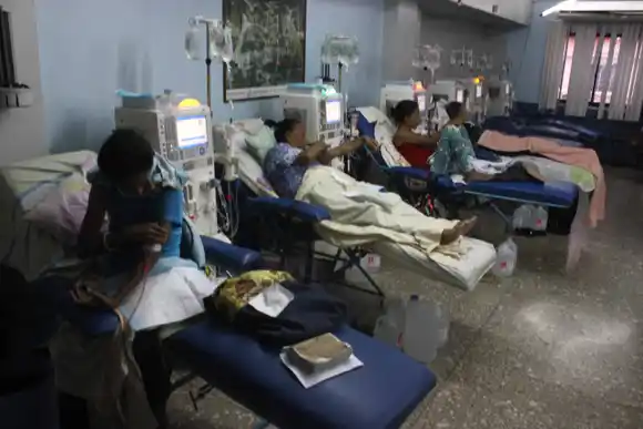 ¡Por las nubes!  tratamientos y exámenes para pacientes renales se pierden de vista