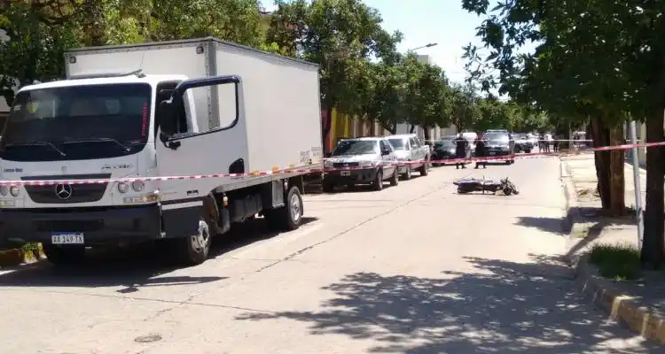 Tiroteo ente policías y delincuentes en Rivadavia y Oliveira Cézar