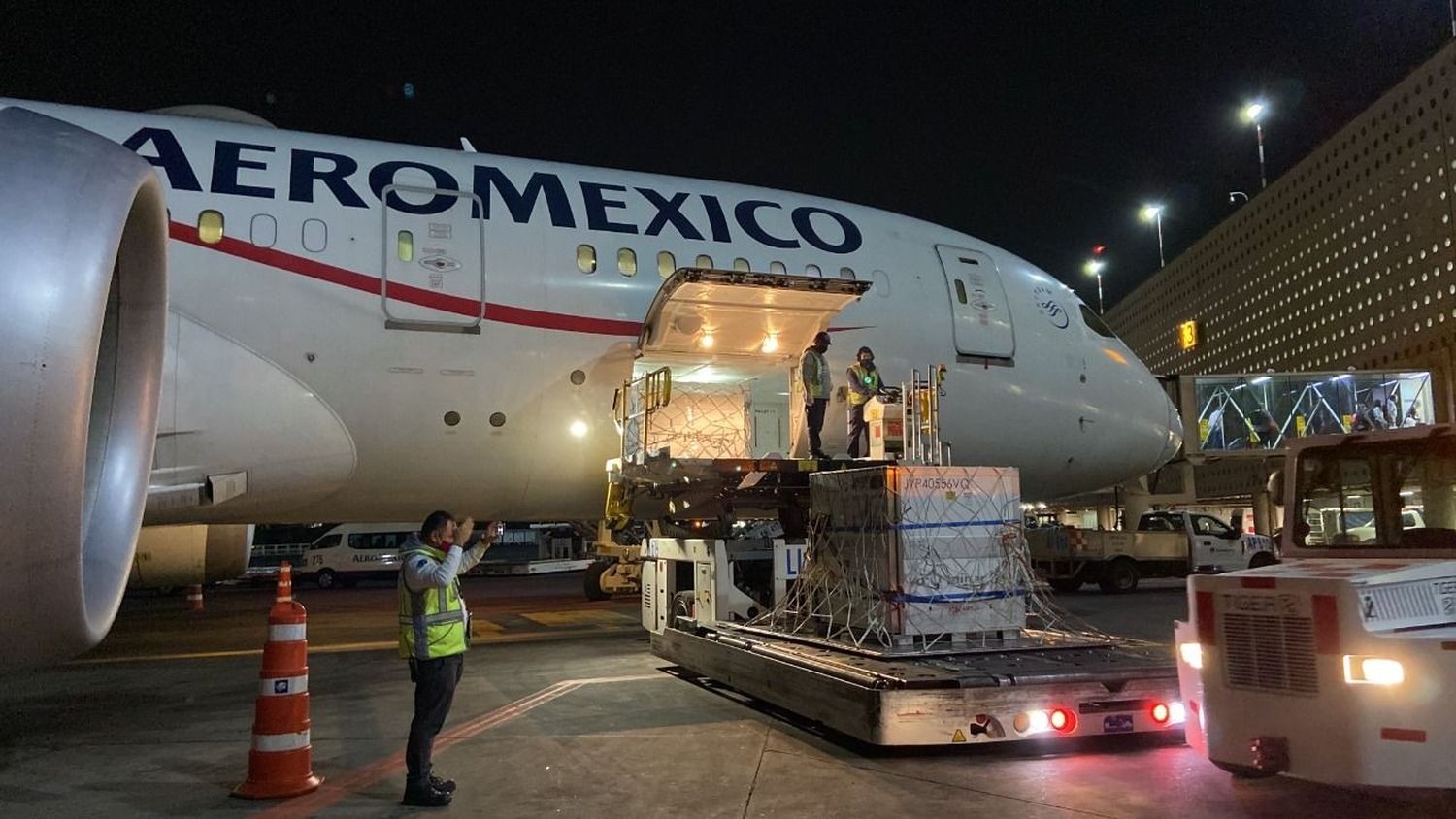 Aeromexico launches home delivery service for shipments