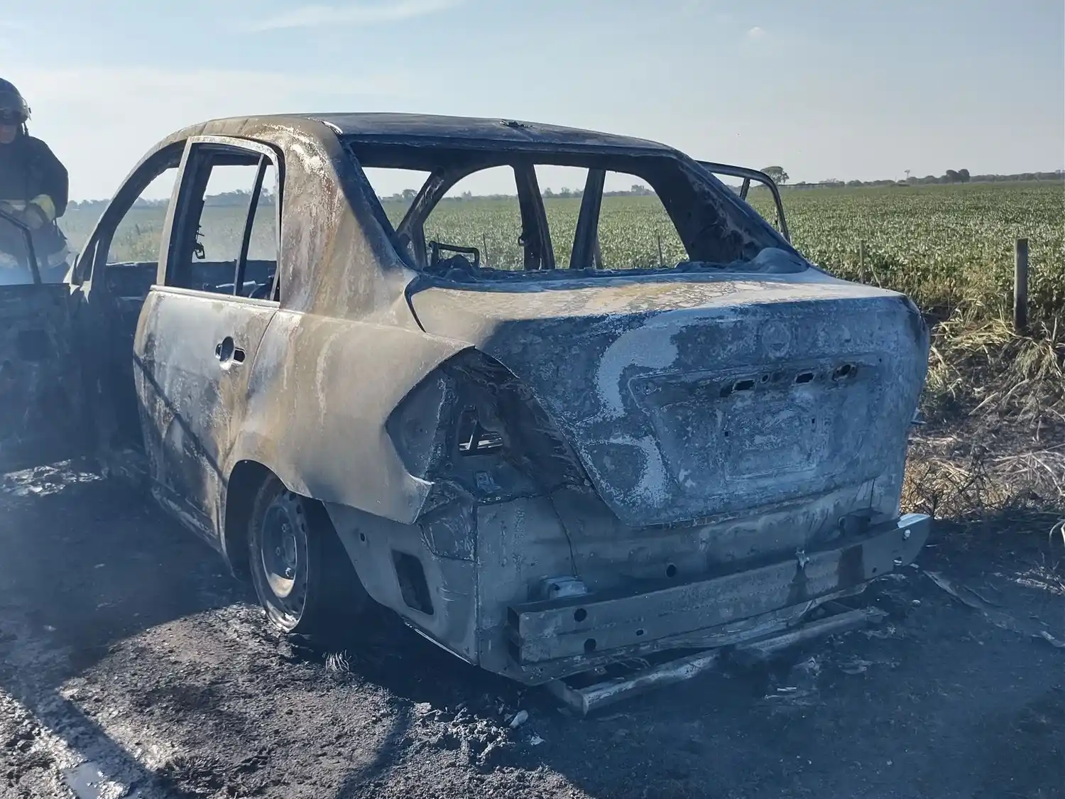 incenio auto bomberos fuego zona rural - 2