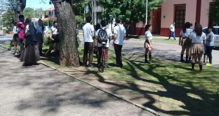 Evacuaron el Colegio San Francisco por amenaza de bomba