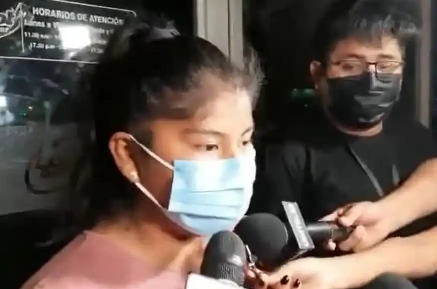 "Le di tres mordiscos": una mujer encontró un dedo en su hamburguesa