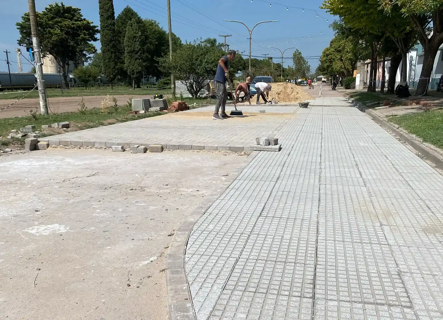 Avanza a paso firme la obra del paseo.