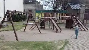 El Municipio recuerda que los espacios de juegos en plazas y parques se encuentran cerrados