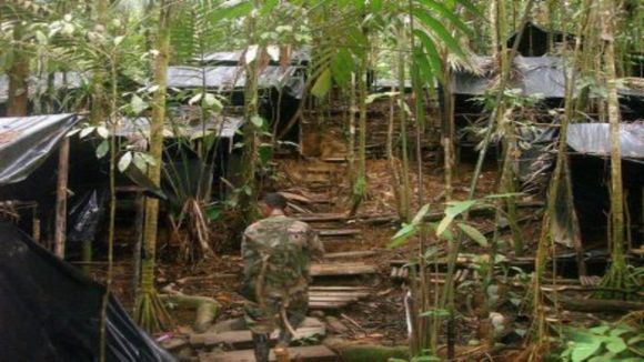 EN CAMPAMENTO DE “IVÁN MORDISCO”: abatidos 10 guerrilleros de las disidencias de las FARC en Colombia