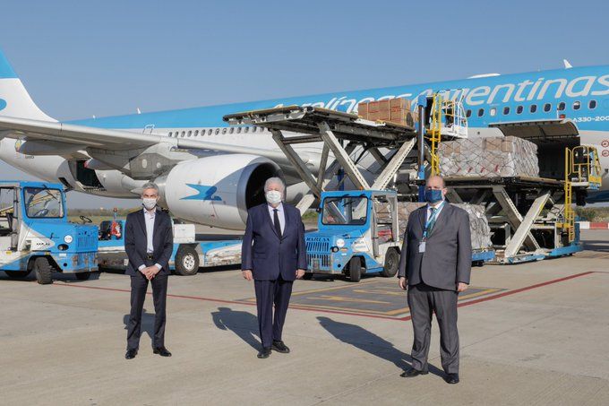 Arribó el segundo vuelo de Aerolíneas Argentinas desde China con insumos para realizar testeos en la Provincia de Buenos Aires