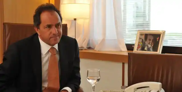 El randazzismo comparó a Scioli con el "Cobos de la 125" por participar en jornada del Grupo Clarín