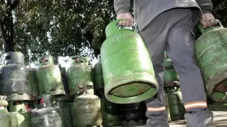 El Gobierno sube el subsidio por garrafa para el Plan Hogares