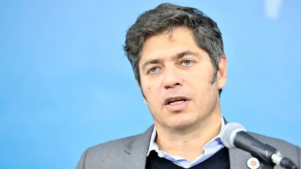 El gobernador Axel Kicillof en conferencia de prensa.