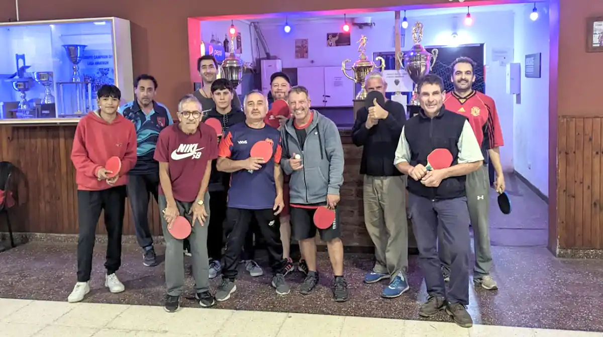 Parte del equipo de Defensores de Puerto Quequén