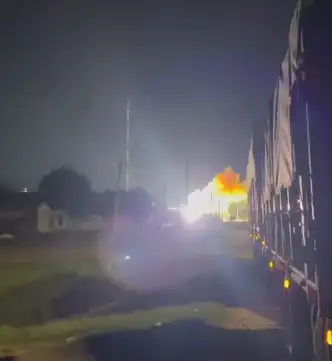 El momento de la explosión del transformador.