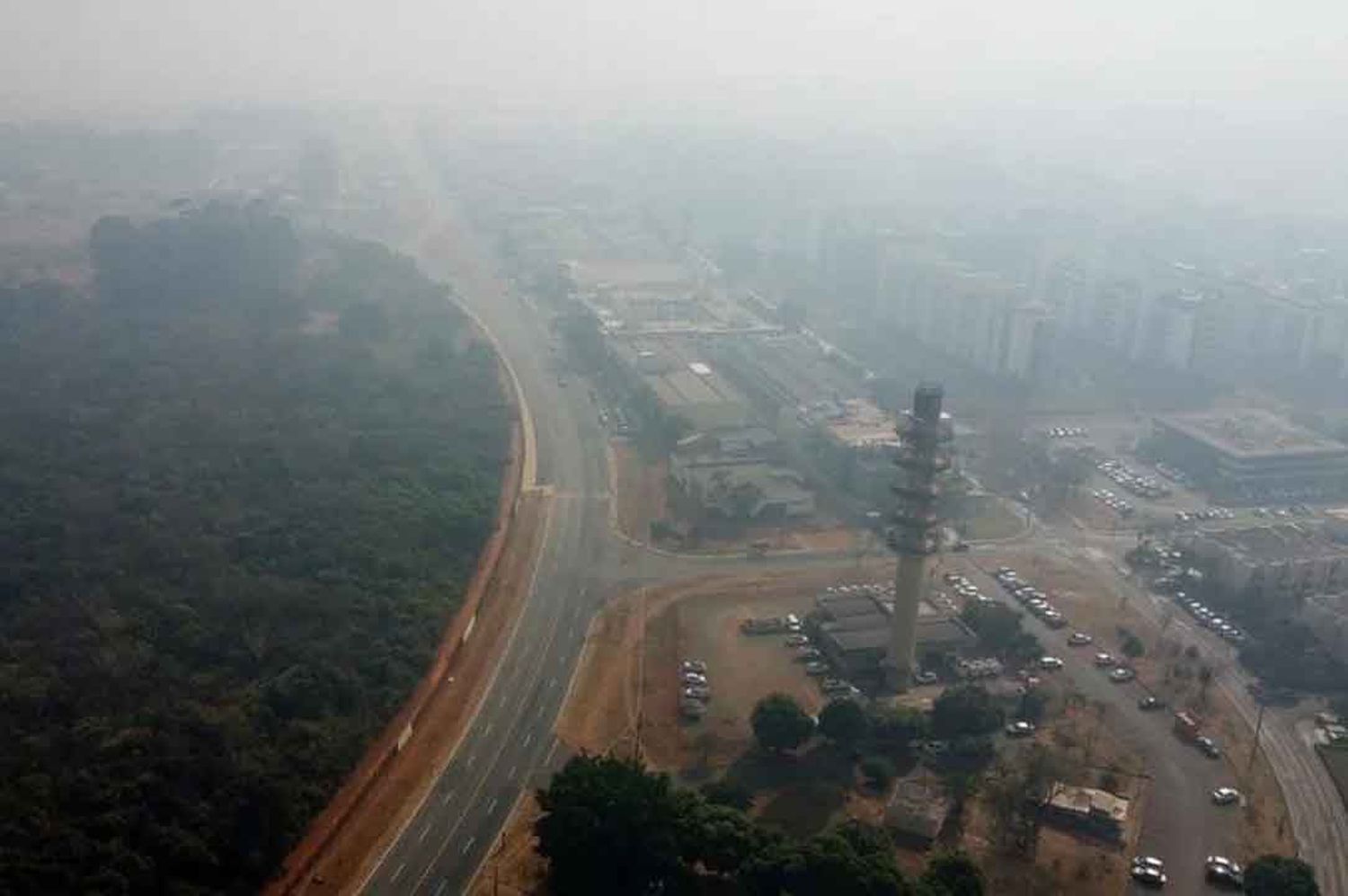 Brasil: la nube de humo provocada por miles de incendios cubre el 80 % del territorio