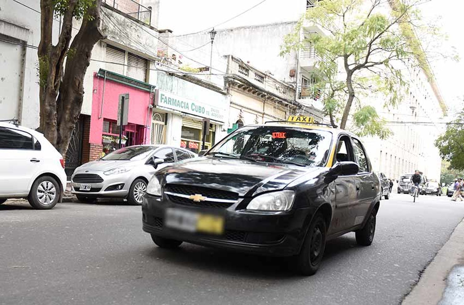 Los taxistas anunciaron que mañana se suman a la medida de fuerza