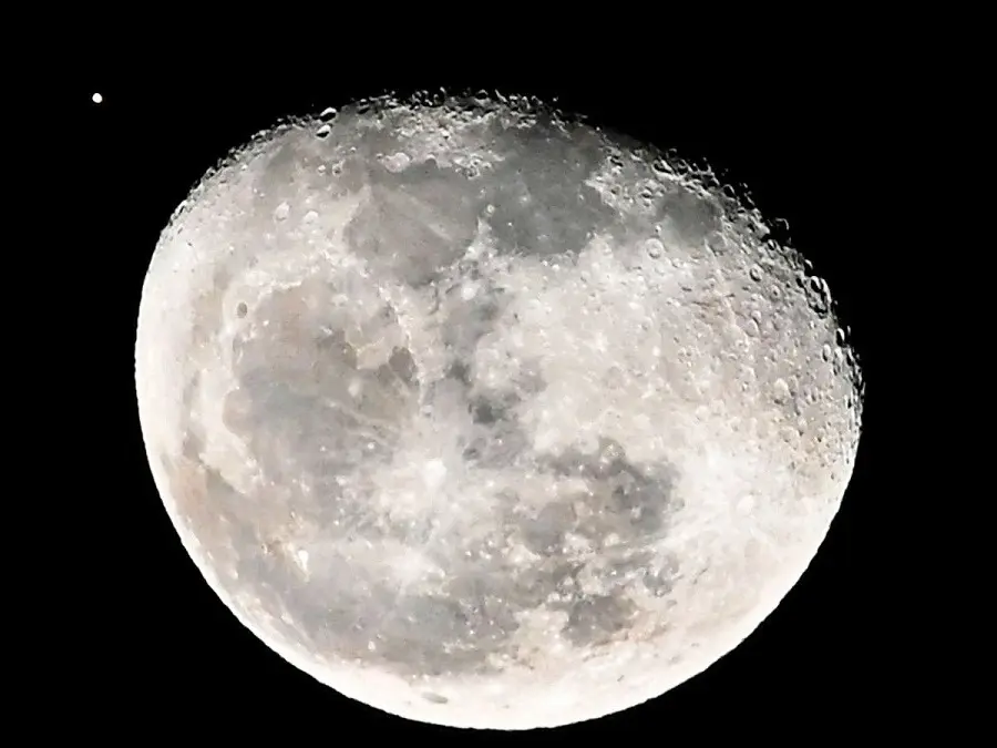 Costanera Concordia: “Enamórate de la Luna”