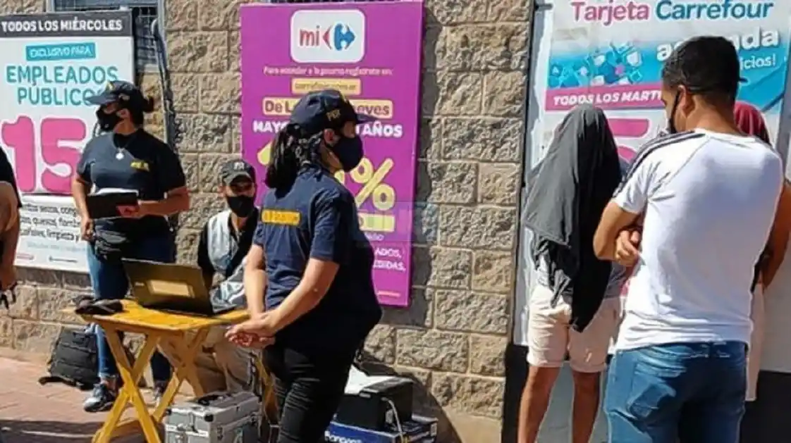 Detuvieron a dos jóvenes con drogas y está prófugo quien dijo haber sido novio de Nahir Galarza