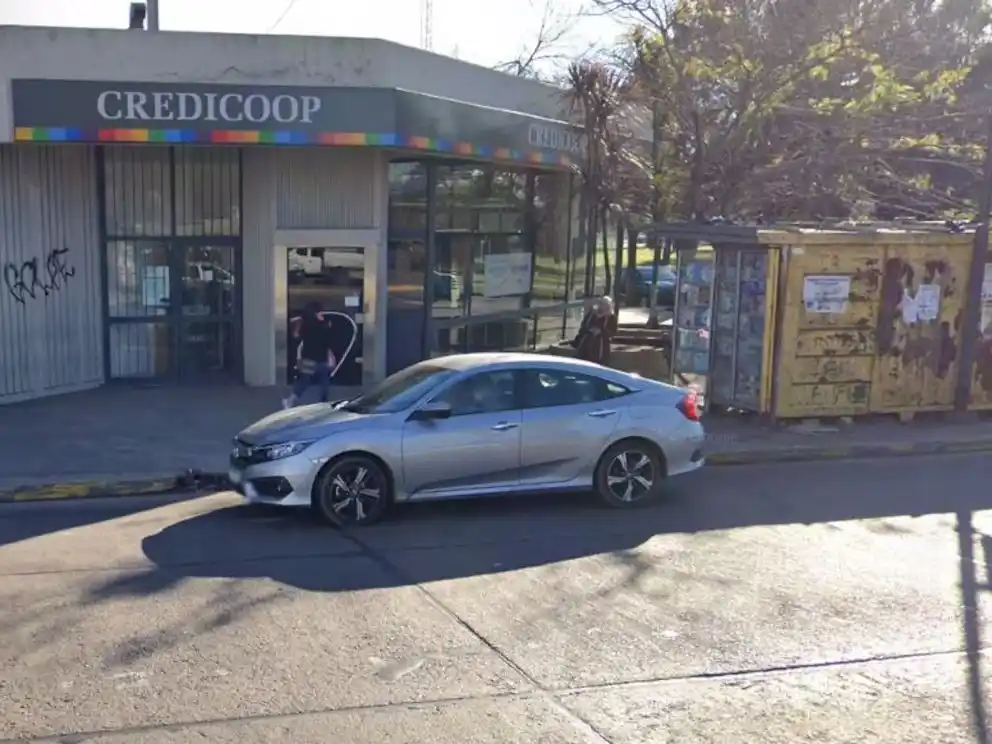 Los ladrones rompieron el blindex