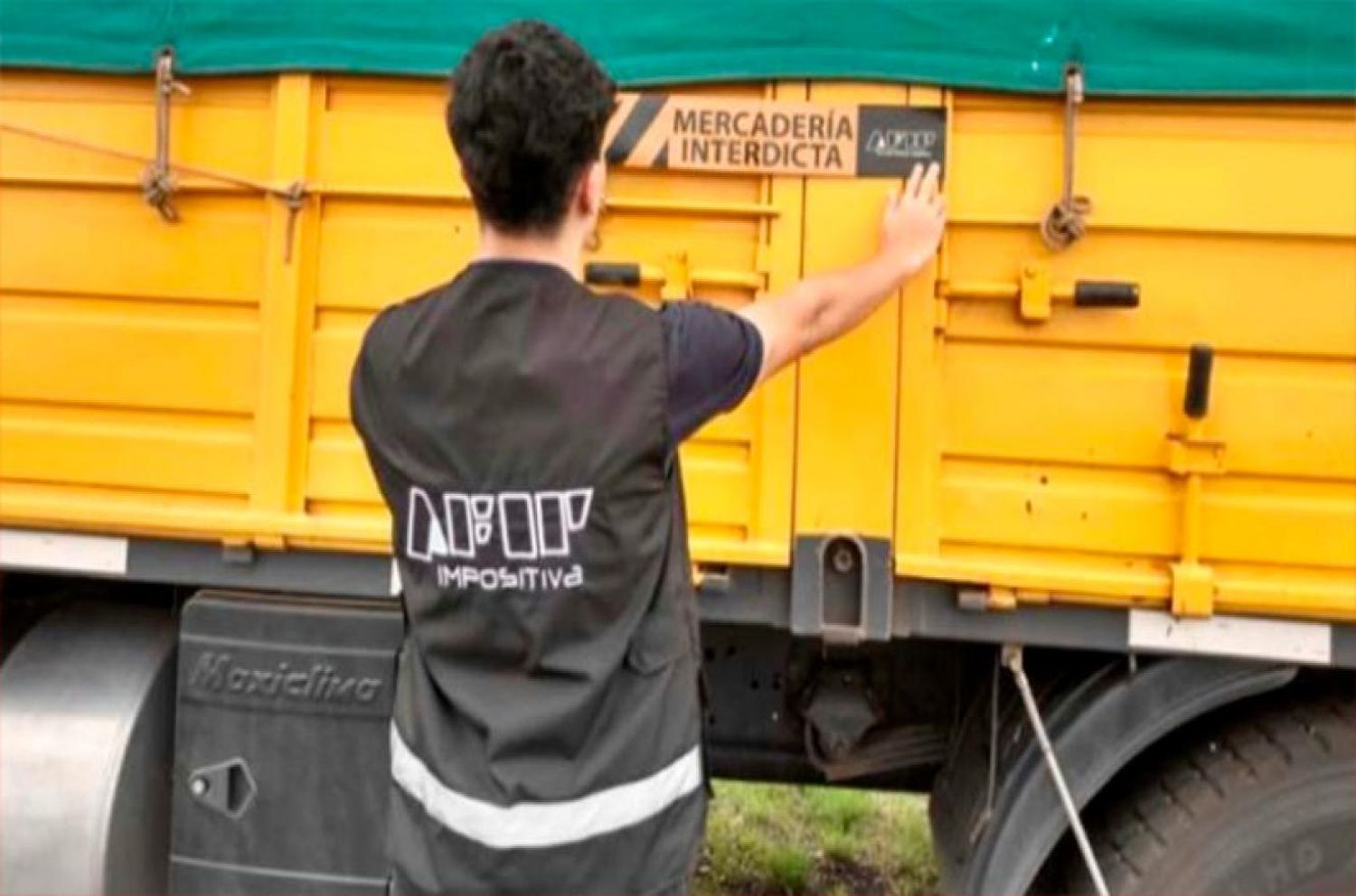 Incautaron 120 toneladas de maíz sin documentación en el Túnel