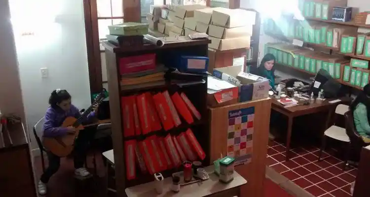 Conservatorio: Entregan firmas con reclamo por el edificio propio