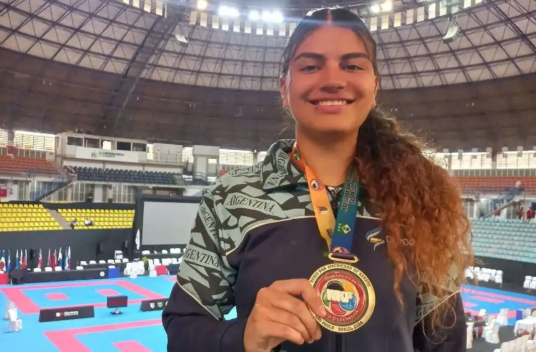 Aylén Yardín con su medalla en el Panamericano Juvenil.