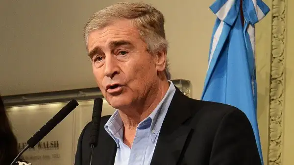 Viene el ministro Aguad por el uso de la fibra óptica
