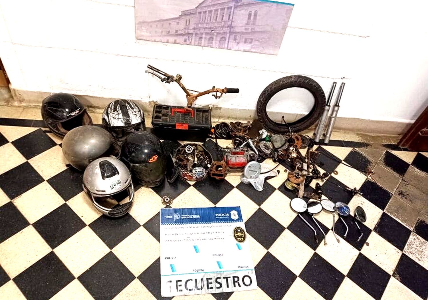 Incautaron. Piezas y accesorios de varias motocicletas de distintas marcas y modelos