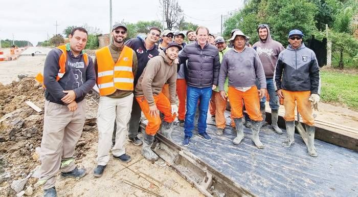 Acceso a Villa Zorraquín y Osvaldo Magnasco desde la Autovía