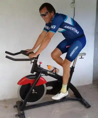 “Maxi” Gómez entrena en
esta cuarentena en su casa