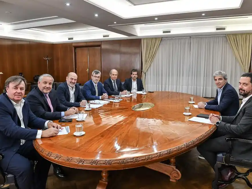 Caputo se reunió con la UIA en medio de las alertas de la industria por la desaceleración de la actividad y la caída del empleo