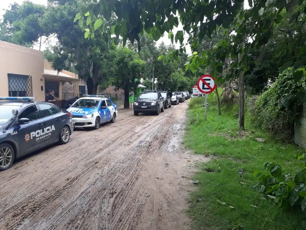 Detuvieron a dos personas y recuperaron elementos robados