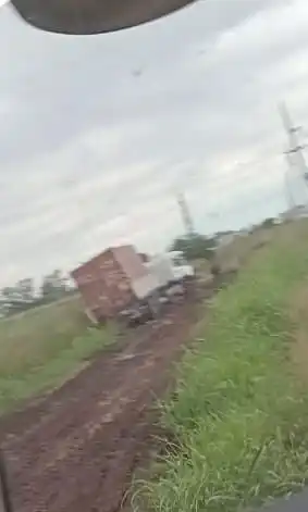 camion empantanado desvio transito pesado paer - 2