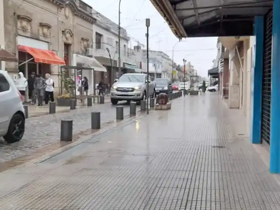 Crece el comercio informal en Gualeguay y pone en riesgo el empleo registrado