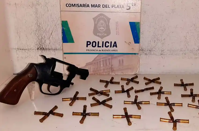 Amenazó a su ex pareja: el hijo avisó dónde estaba el arma escondida