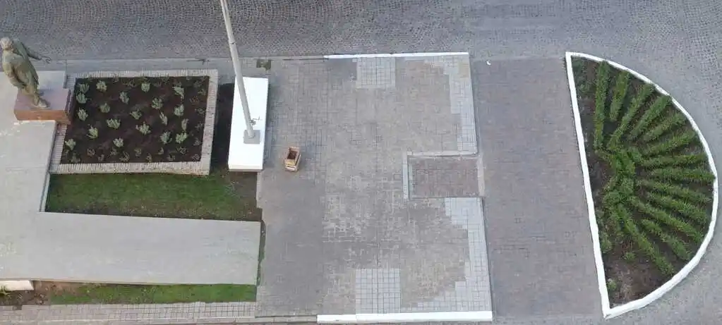 Intervienen canteros del monumento a Guillermo Lehmann