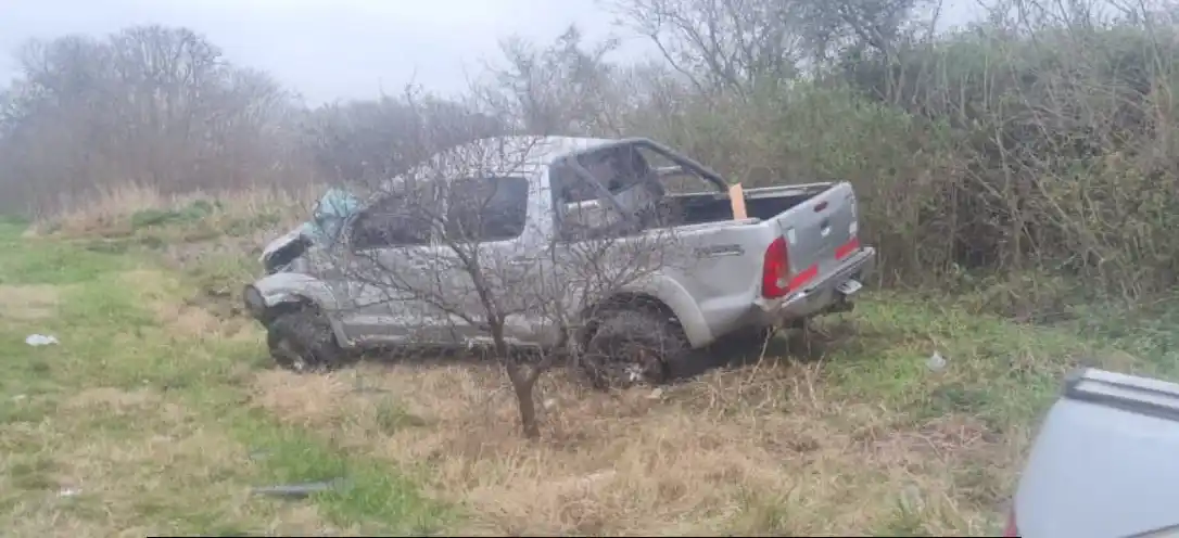 Vuelco vehicular en ruta provincial 11: Una mujer con lesiones graves