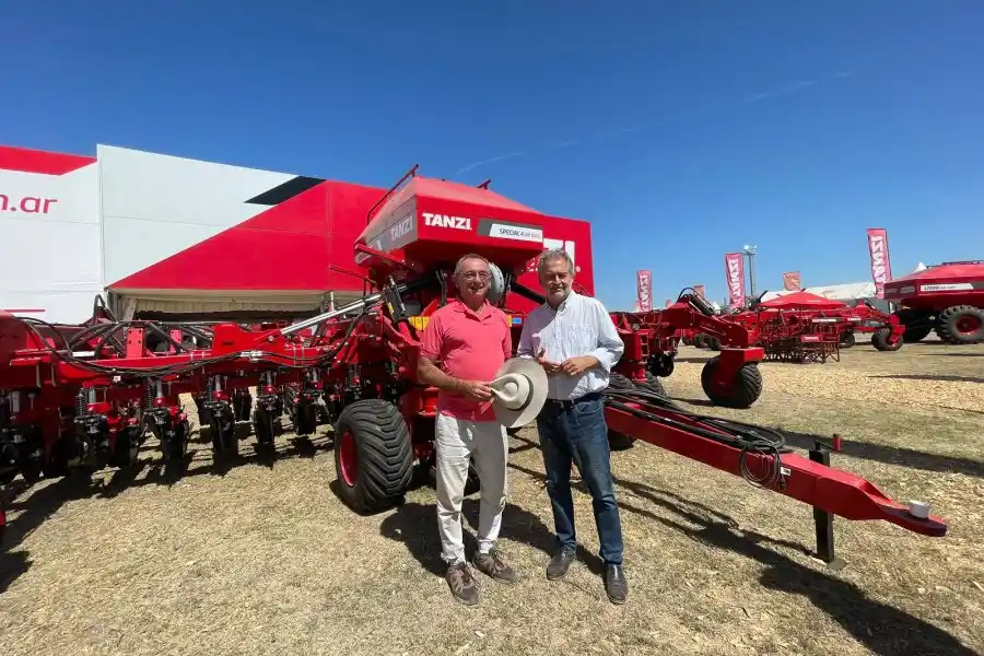 Mirabella en ExpoAgro 2023: "Hay un compromiso absoluto de mi parte para que la Promoción de la Maquinaria Agricola sea Ley"