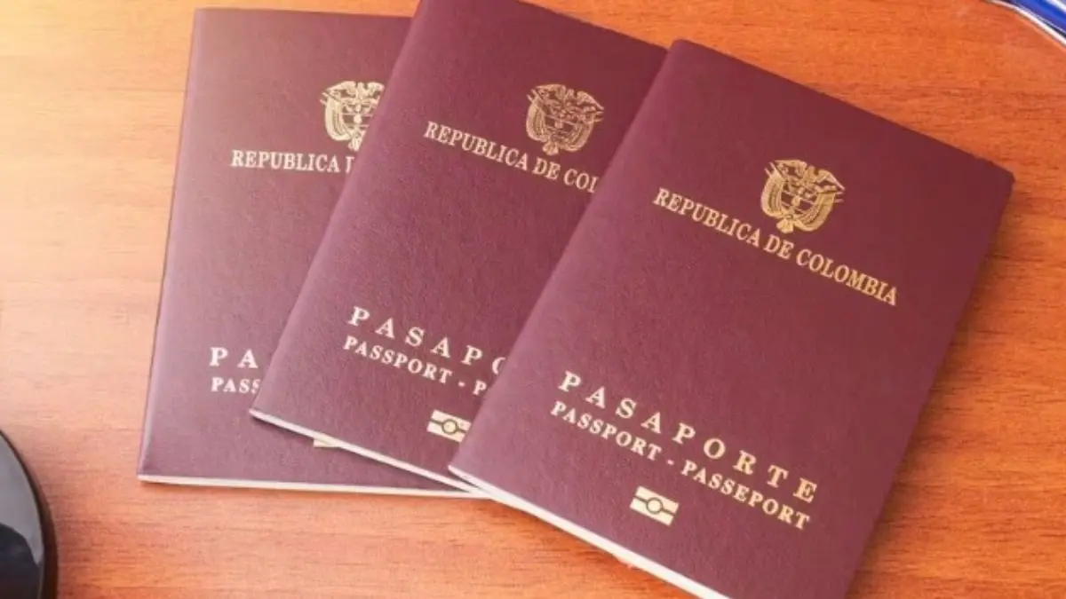 ARRESTADOS CUATRO COLOMBIANOS que vendían documentos falsos a venezolanos y dominicanos
