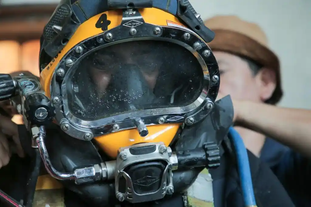 Quilmes: AySA inspeccionó con equipo de buzos la torre toma de la planta potabilizadora General Belgrano