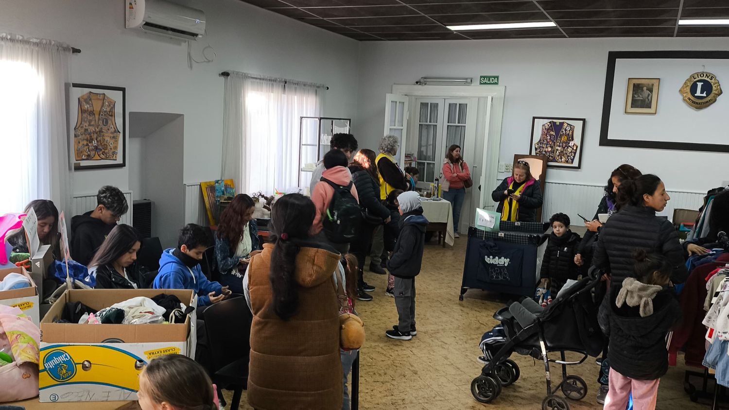 Examen visual y feria en el Club de Leones