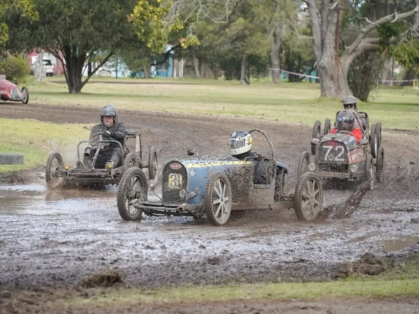 Toda la pasión del automovilismo clásico en la quinta entrega del Cyclekarts Firmat. Foto: Municipalidad de Firmat.